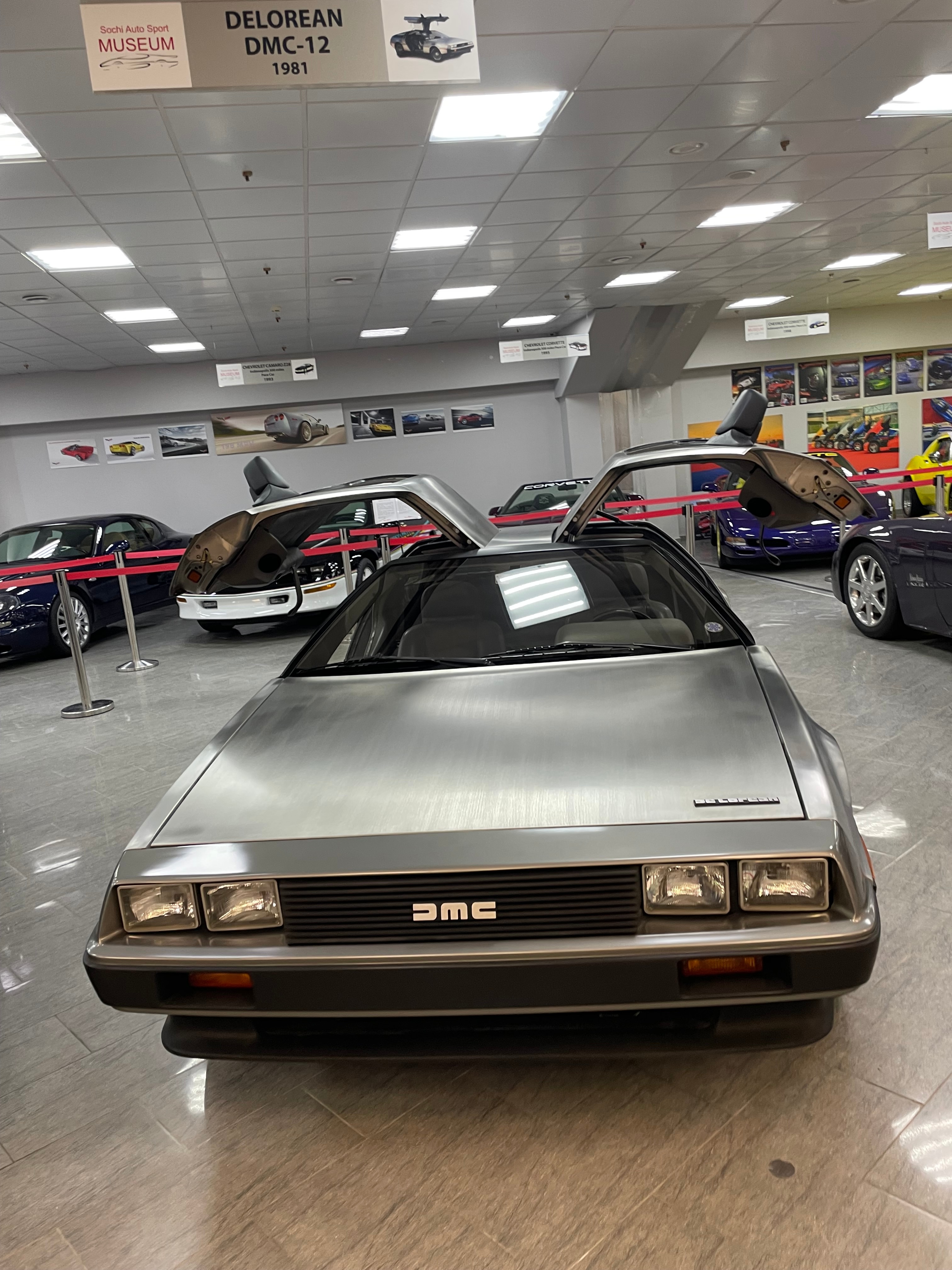 DeLorean DMC-12